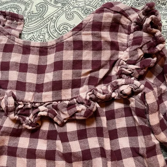 3/$12 H&M Ruffle Long Sleeve Top - Picture 2 of 4